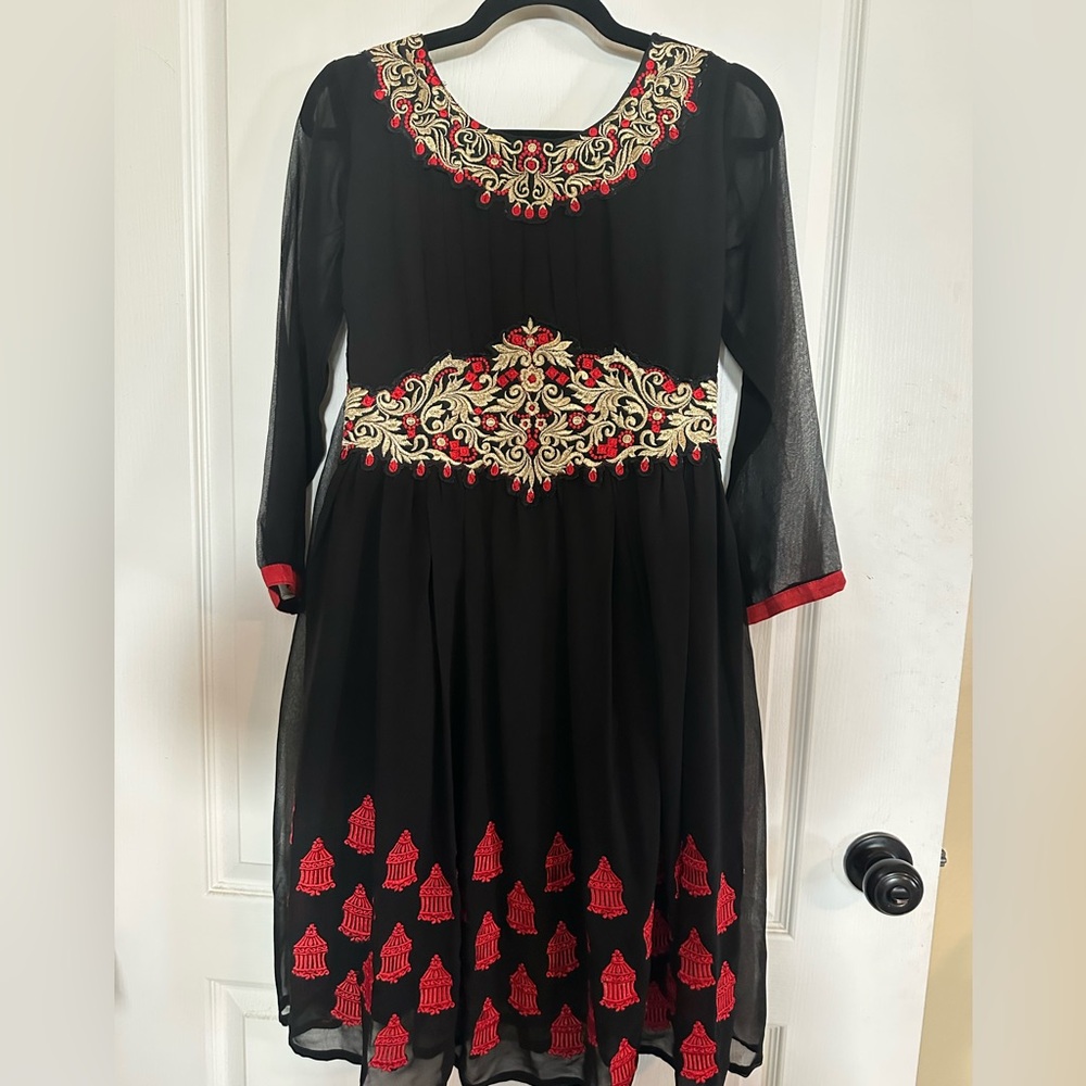 Embroidered Long Sheer Sleeve Dress  Size M.    Blk/Red/Gold